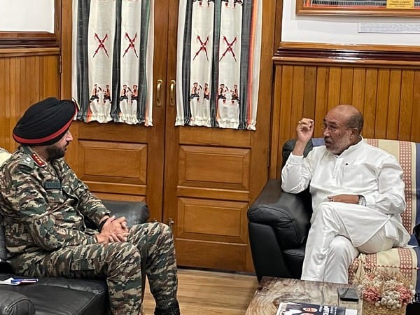 GOC Spear Corps calls on Manipur CM, discusses prevailing security situation in violence-hit state