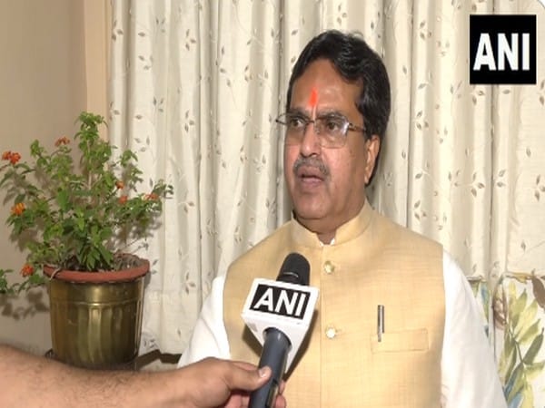 Tripura: CM Manik Saha urges workers to gift 