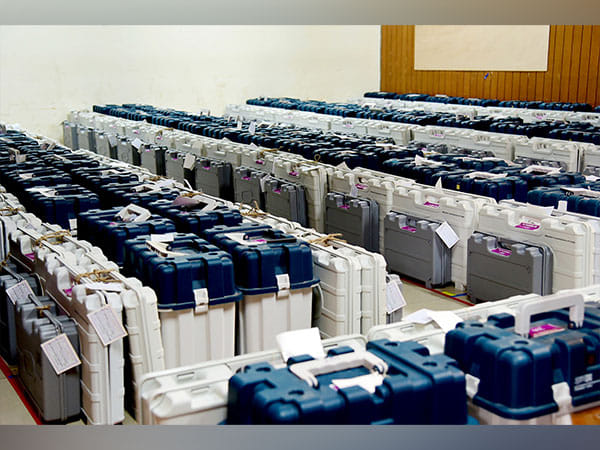 Uttar Pradesh by-elections: SP, Apna Dal lead in one seat each