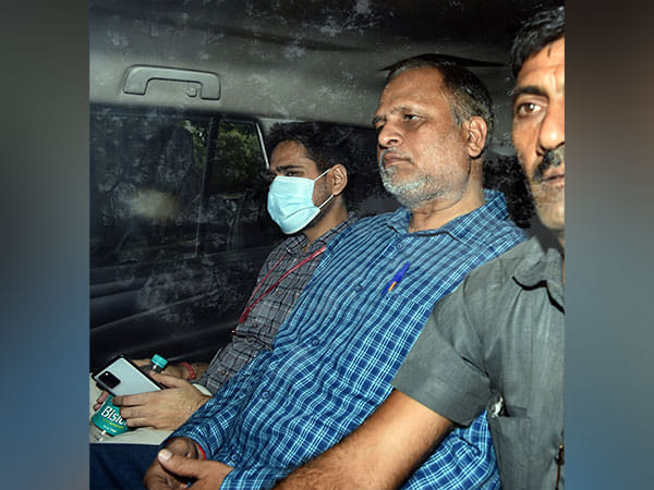 Delhi ex-minister Satyendra Jain moves SC seeking bail in money laundering case 