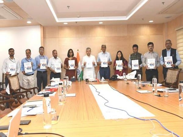 Ashwini Vaishnaw releases booklet on 'Standard Signages' at stations on Indian Railways