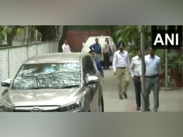 Land-for-jobs scam: CBI raids nine locations in Delhi, Bihar belonging to Lalu Yadav's close aides
