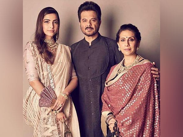 Sonam Kapoor pens sweet note for parents Anil, Sunita Kapoor on their wedding anniversary