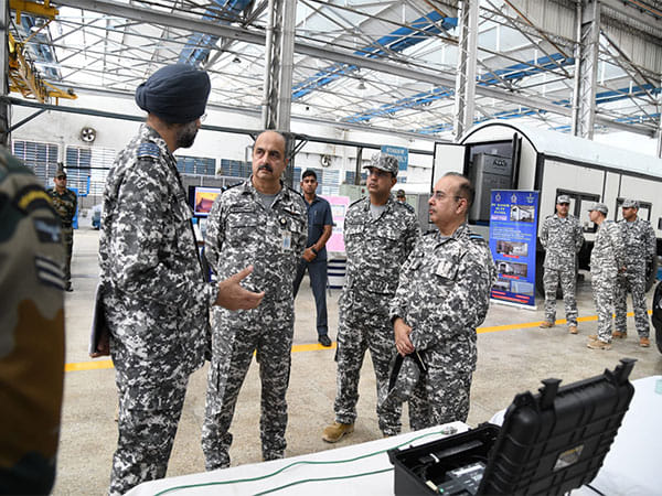 IAF chief visits Air Force Station Tughlakabad, appreciates role of Base Repair Depot