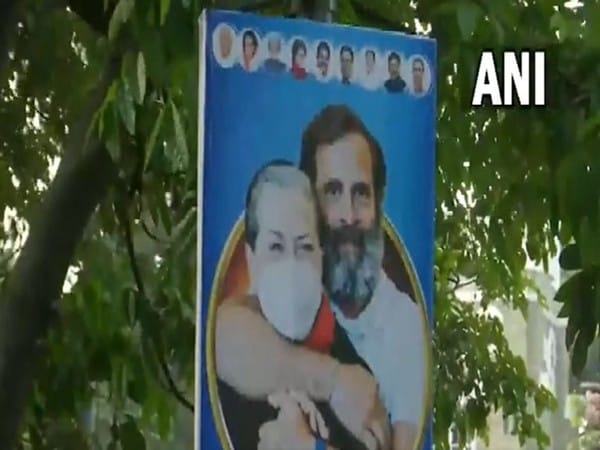 Posters featuring Gandhi family, Siddaramaiah, Shivakumar put up in Bengaluru ahead of K'taka swearing-in ceremony