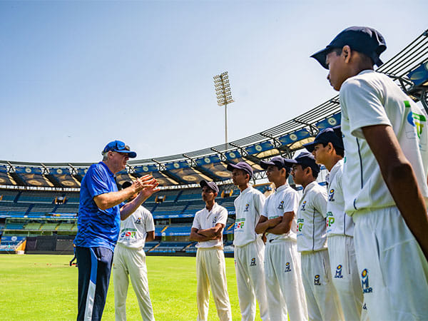 John Wright, Jhulan Goswami hold special training session for MI Junior Champions
