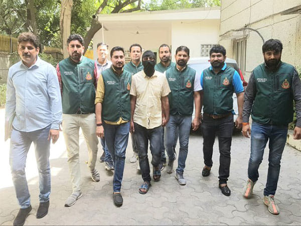 Delhi police special cell arrests one absconding gangster of Lawrence Bishnoi-Jitendra Gogi syndicate