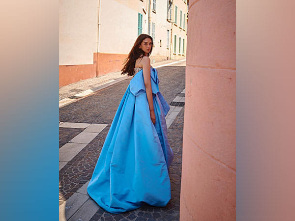 Cannes: Aditi Rao Hydari exudes princess vibes in blue gown, rumoured boyfriend Siddharth reacts
