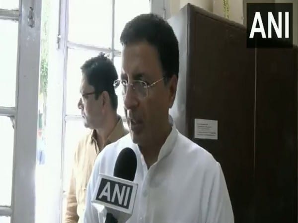 Karnataka Cabinet expansion tomorrow: Surjewala