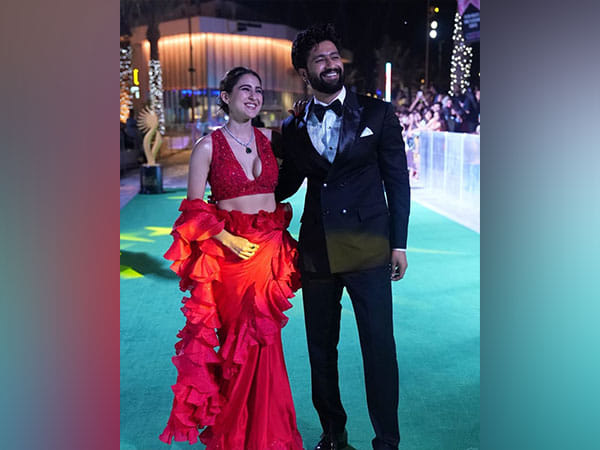  IIFA 2023: 'Zara Hatke Zara Bachke' co-stars Vicky, Sara steal the show on green carpet 