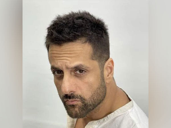 Check out Fardeen Khan's picture with his 