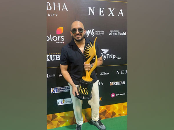 Singer actor Ali Quli Mirza sizzles in IIFA Abu Dhabi, his song 