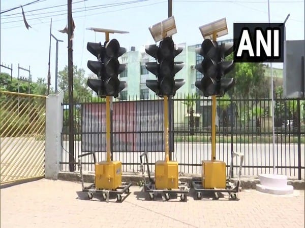 Raipur Police to use portable traffic signals to ensure smooth vehicular movement