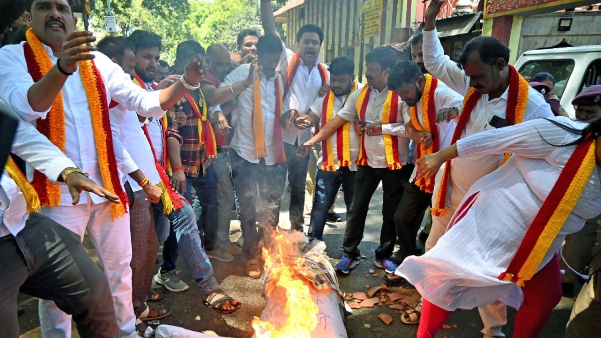 Members of pro-Kannada outfit protesting in Bengaluru against sale of Amul products in Karnataka on 10 April, 2023 | ANI