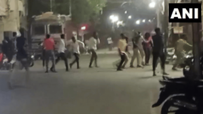 Clash erupted between two groups in Akola on Saturday | ANI
