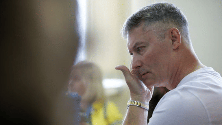 Russian court fines opposition leader Yevgeny Roizman $3,245 for ‘discrediting’ army