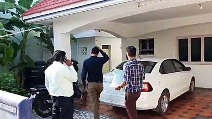 I-T officials conduct raids at the house of a contractor with alleged links to Senthil Balaji | ANI