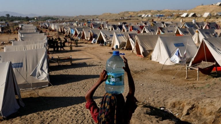 War, climate change push number of internally displaced people to record high of 71.1 million
