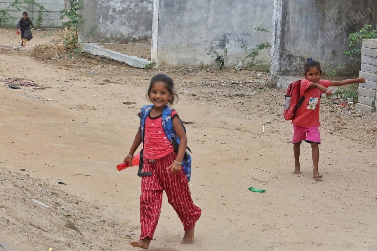 Children's after studing going there home | Photo: Praveen Jain | ThePrint