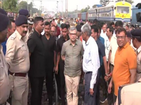 Ashwini Vaishnaw arrives at train accident spot in Odisha's Balasore