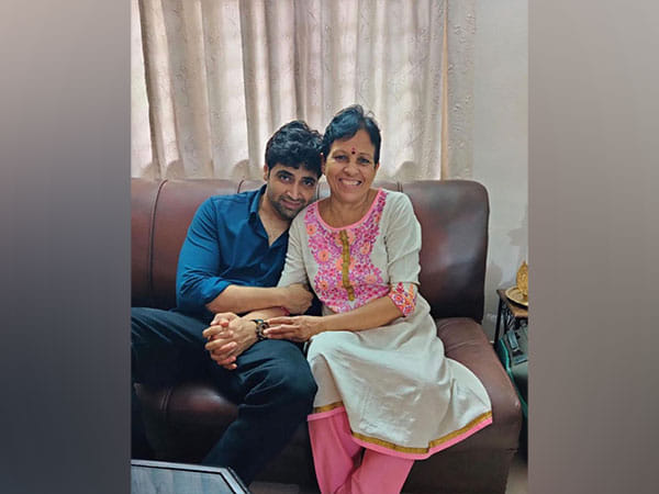 Adivi Sesh spends time with Major Sandeep Unnikrishnan's family on film's first anniversary 