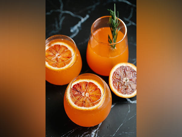 Pre-teen girls who consume fruit juices have no adverse effect on weight: Study  