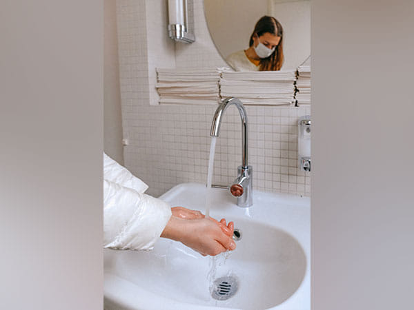 Gentle cleansers kill viruses just like harsh soaps: Research