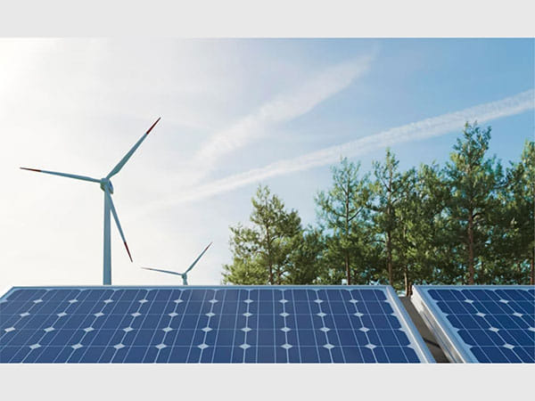 A Close View of India's Energy Sectors: A Journey towards Energy Independence by Ratul Puri