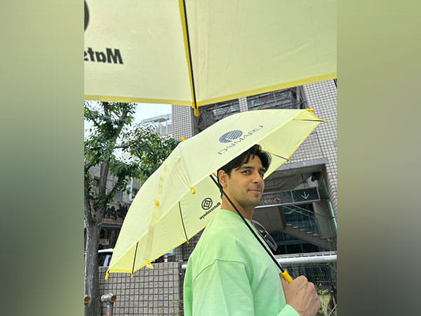 Sidharth Malhotra turns weather forecaster, check out his Insta post