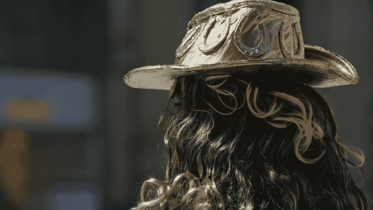 Your curls keep you cool! Scientists find curly hair evolved to protect brain from overheating