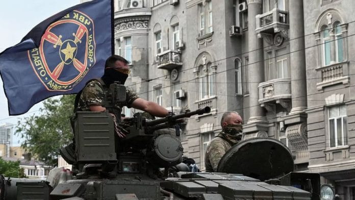 Wagner private mercenary group seen atop a tank | Photo: REUTERS