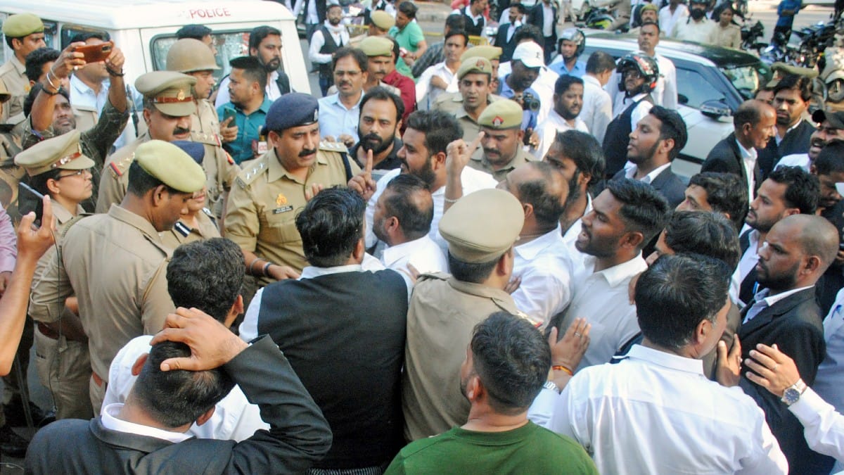 Lawyers protest against the police after the killing of gangster Sanjiv Maheshwari Jeeva at Lucknow Civil Court | ANI