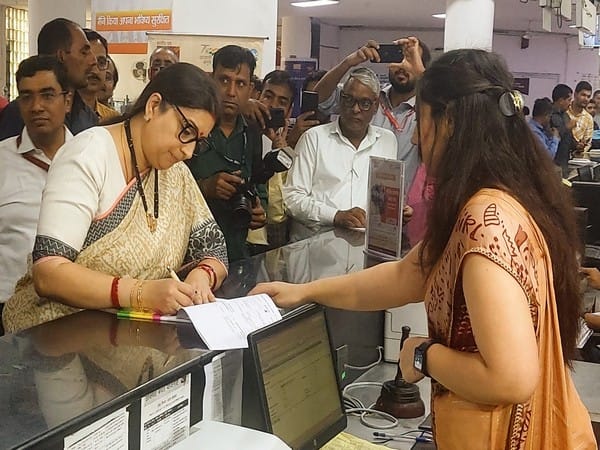 Public sector, select private banks authorised to implement Mahila Samman Savings Certificate