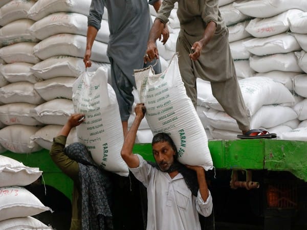 Pakistan: Sugar exports push retail price to PKR 150 per kg