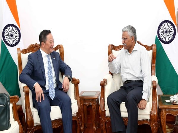 Japan’s State Minister of Cabinet Office discusses issues of mutual interest with Defence official