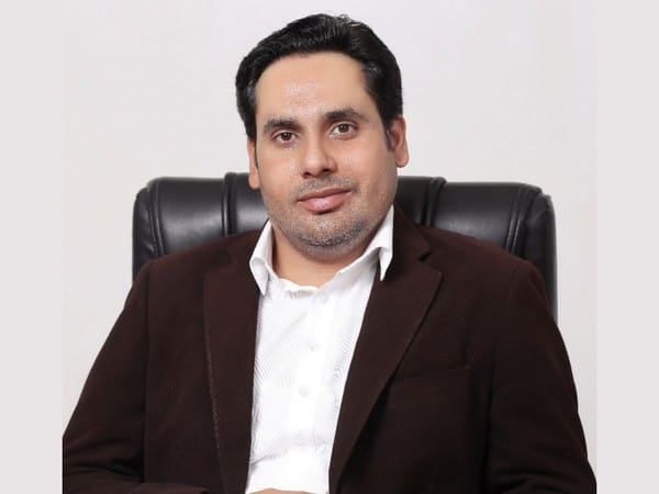 From Studying Abroad To Processing VISAs, Jatinder Singh Offers A One-stop Solution To Indians Having Dreams Of Moving Overseas With Fly To High