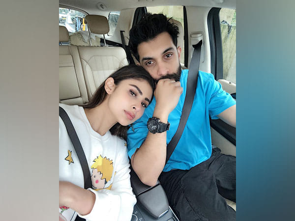 Mouni Roy back home after 9 days in hospital, shares health updates