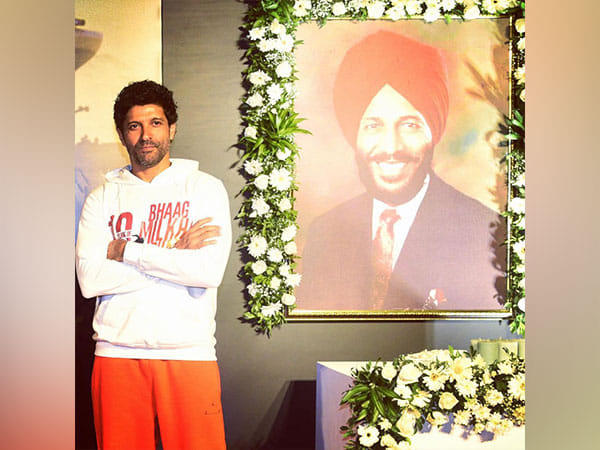 Farhan Akhtar posts pictures from the screening of 'Bhaag Milkha Bhaag'