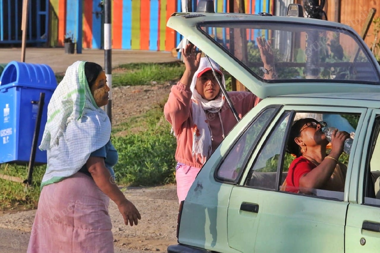 Checking the boot of a vehicle to ensure no rations or 'weapons' are taken to Kuki areas | Photo: Praveen Jain | ThePrint