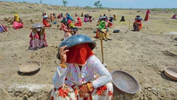 An MGNREGS worker | Photo: PTI