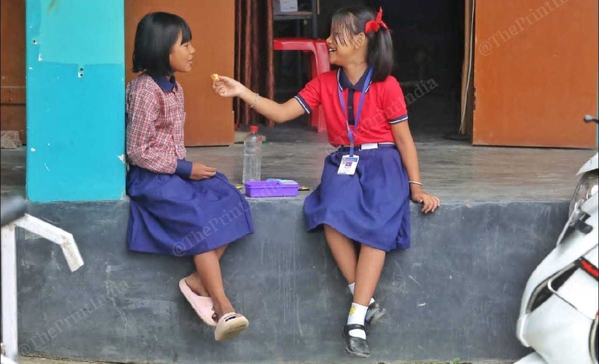 Benaobi and Thadoisana share a meal | Praveen Jain | ThePrint