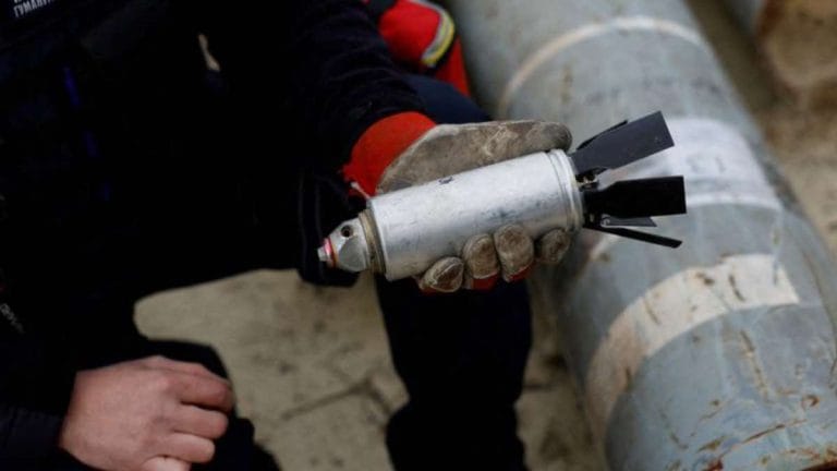 US to send Ukraine cluster munitions, NATO makes membership pledge