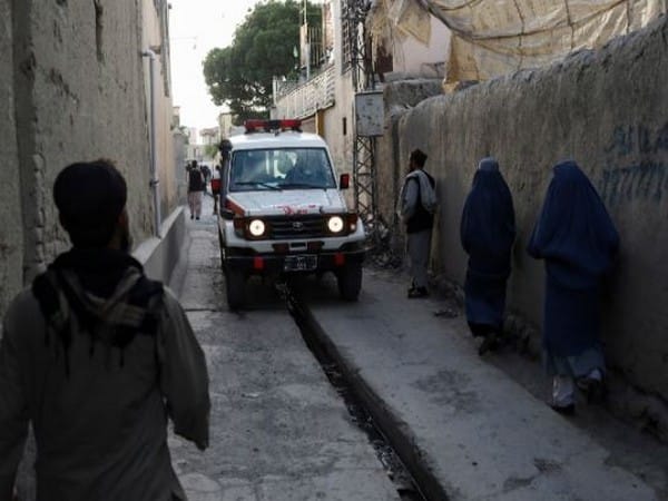 Afghanistan: Kabul residents complain of slow road repair work, says dust causing 'illnesses'