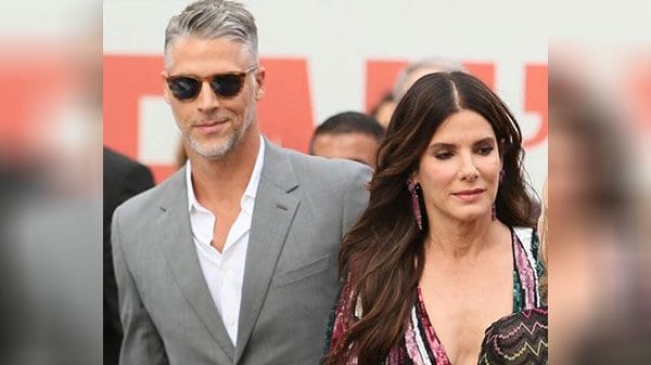 Bryan Randall with Sandra Bullock | Image source: Pexels via ANI