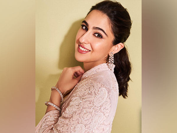 Kareena Kapoor to Vicky Kaushal, celebs shower love on birthday girl Sara Ali Khan