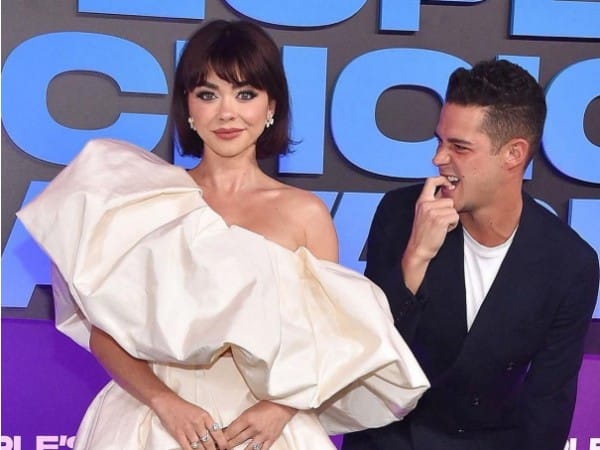 Sarah Hyland recalls how Wells Adams was “first man” to cook for her