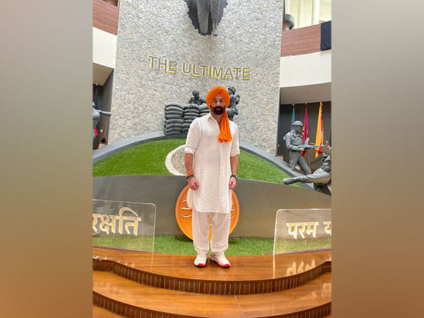 Sunny Deol hoists National Flag at Infantry Research Center in Madhya Pradesh