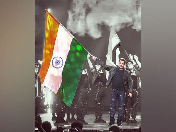 Salman Khan extends wishes on 77th Independence Day, posts pic with Indian flag