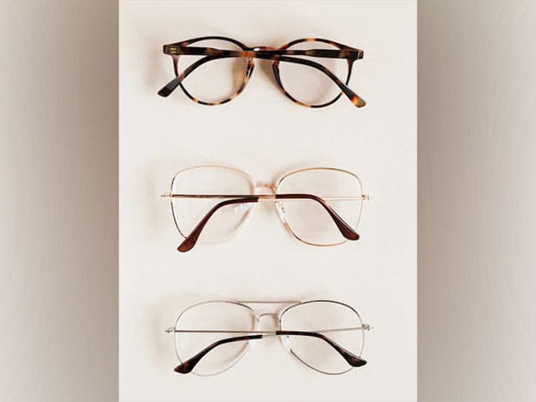 Blue-light glasses may not alleviate screen-induced eye strain: Study