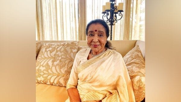 Asha Bhosle lends voice to song in Anshuman Jha's film  'Hari-Om' 